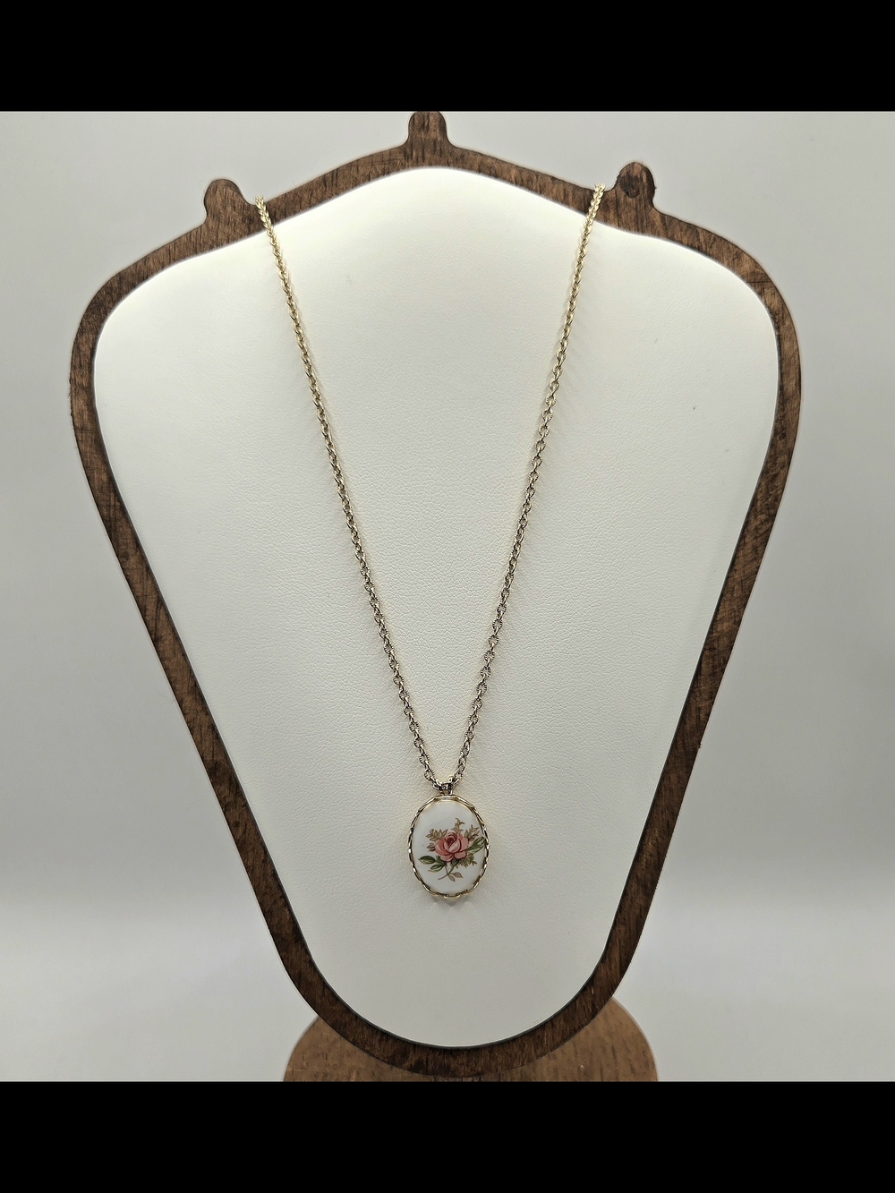 Vintage Gold Tone Porcelain Rose Pendant Necklace